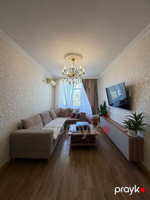 Satılır 2 otaqlı köhnə tikili 60 m² — Bakı