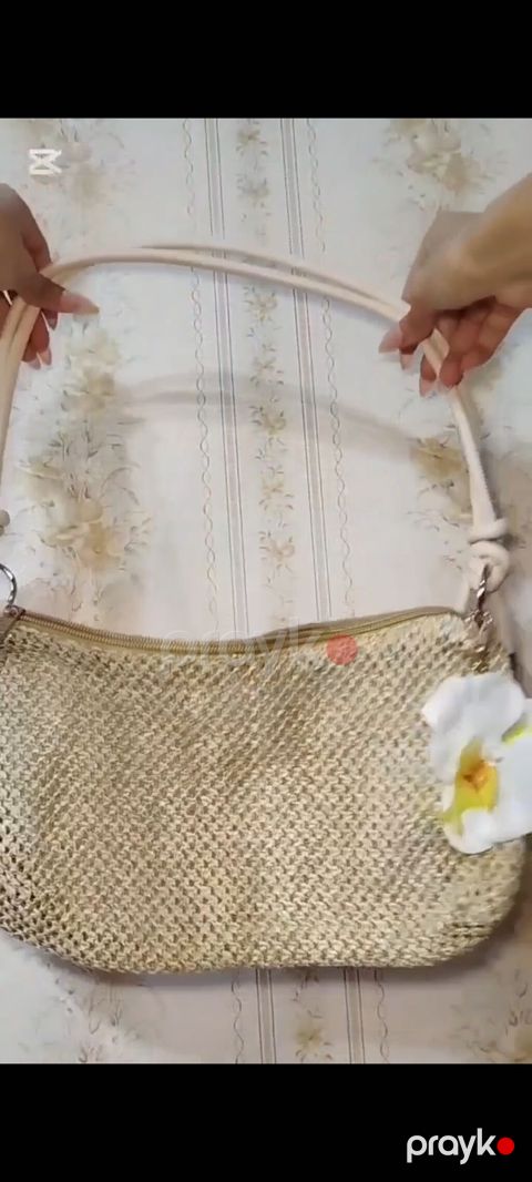 Çiyin çantası, Yeni — Bakı