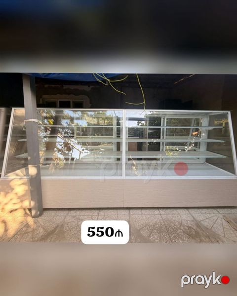 550₼ quru tort vitrini satılır 4m Qala qəs Vt28 zeyno — Bakı