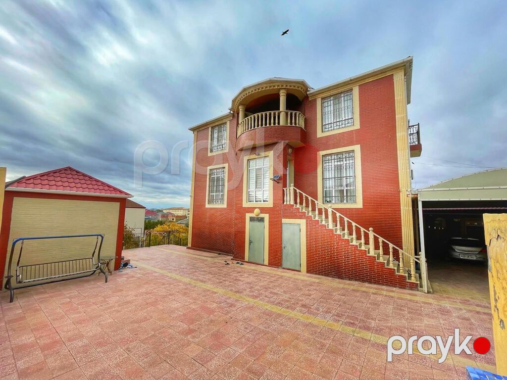 Satılır – 3 mərtəbəli fərdi yaşayış evi - Ümumi sahə: geniş həyətli — Ev, villa, Bakı (2)