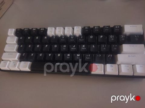 Mekanik klaviatura – kompakt 75% (tenkeyless) quruluşda, qara-ağ iki — Bakı
