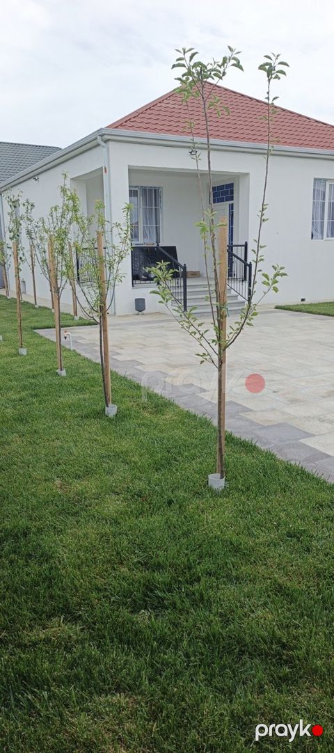 Satılır 4 otaqlı həyət evi/bağ evi 110 m² — Bakı