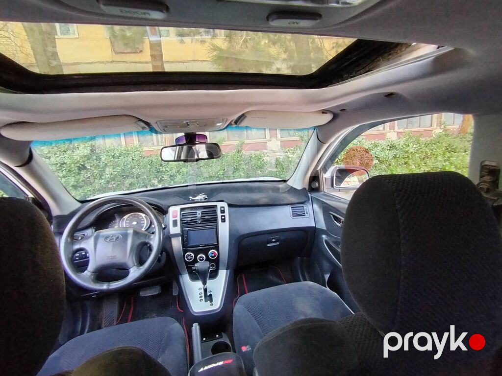 Hyundai Tucson, ağ rəngli kompakt SUV. Texniki və xüsusiyyətlər — Avtomobillər, Bakı (10)