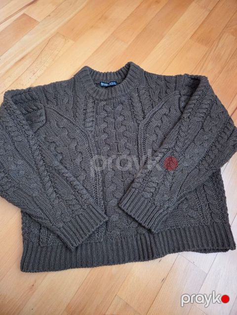 Toxunma sviter(Bershka) Reng-xaki Ölçü-S Az geyinilib,ela — Bakı