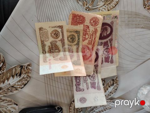 Kolleksiya üçün köhnə kağız pullar dəsti. Tərkib (şəkildə görünən — Bakı