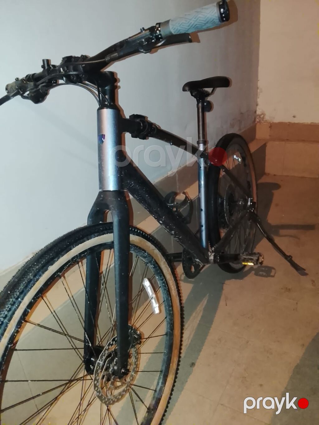 Şəhər/trek hibrid velosipedi Xüsusiyyətlər: - Yüngül alüminium gövdə — Velosipedlər, Bakı (2)