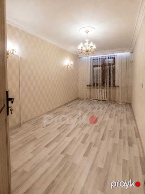 Satılır 3 otaqlı köhnə tikili 75 m²