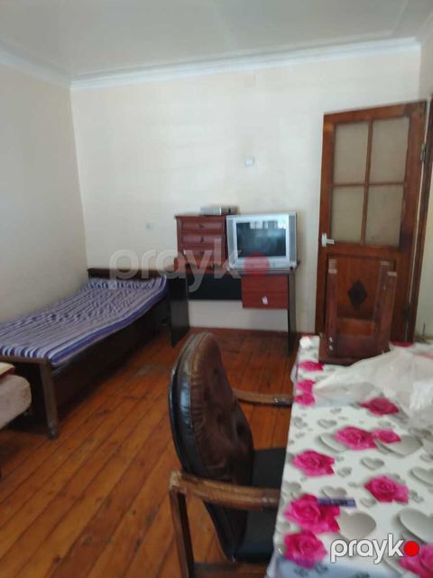 Satılır 1 otaqlı köhnə tikili 35 m² — Bakı