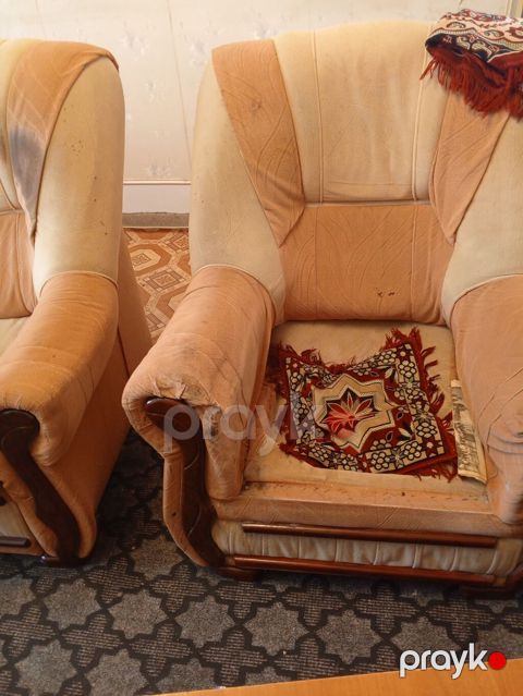 Mebel dəsti – 3 hissə: - 1 ədəd üçnəfərlik divan - 2 ədəd rahat kreslo — Sumqayıt