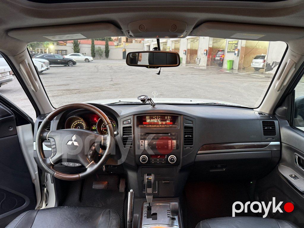 Mitsubishi Pajero, 3.5 L, 2011 il, 378 000 km — Avtomobillər, Bakı (9)