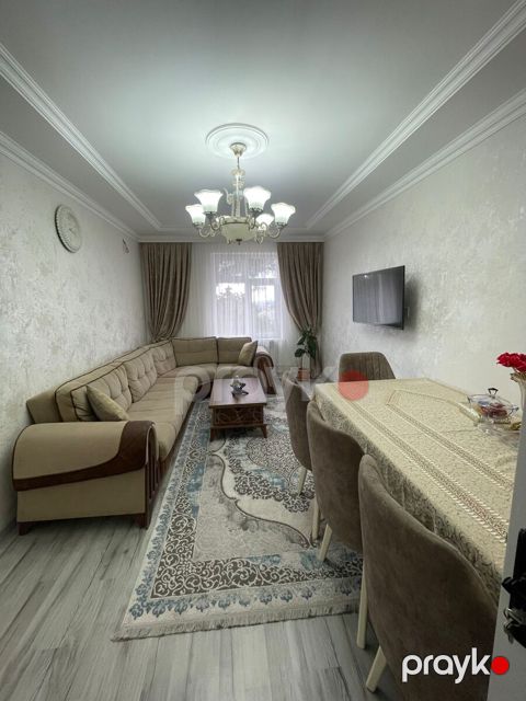 Satılır 4 otaqlı köhnə tikili 85 m² — Bakı