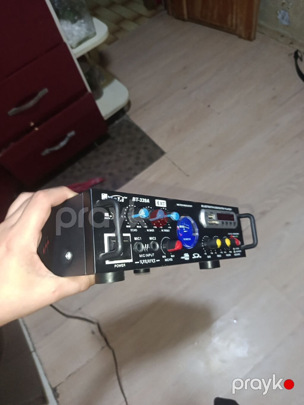 Səsi güclü verir 4 çıxışlıdır bass verir 2 micrafon girişi var — Gücləndiricilər, qəbuledicilər və DAC, Bakı (2)