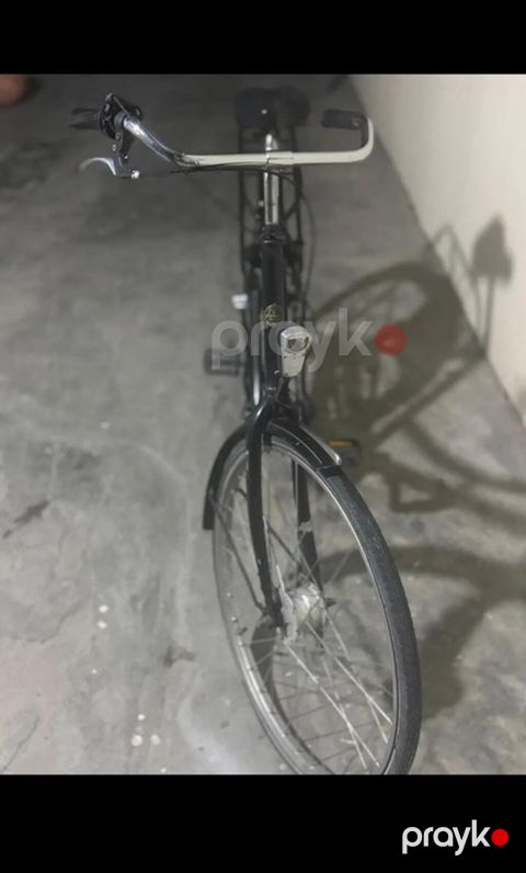 Şəhər/komfort velosipedi – qara rəng Xüsusiyyətlər: - Aşağı enişli — Gəncə