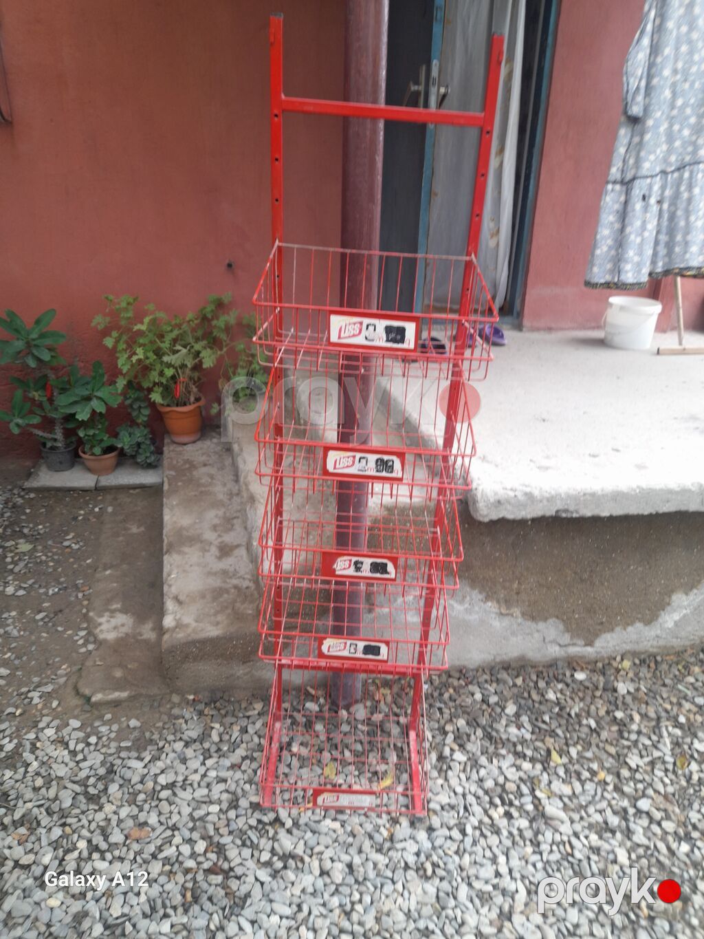 Məhsul: Metal mağaza stendi (4 səbətli vitrin) Təsvir: - Supermarket — Vitrini, Digah (3)