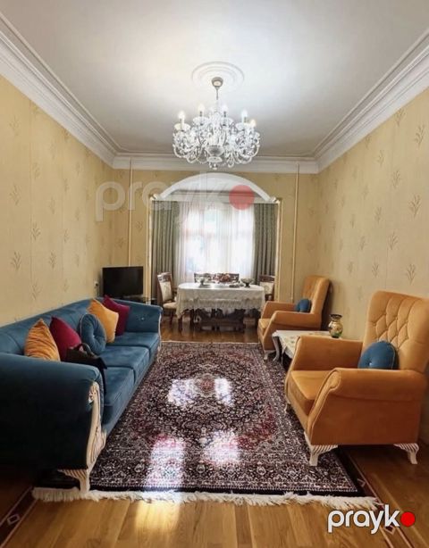 Satılır 3 otaqlı köhnə tikili 60 m² — Bakı