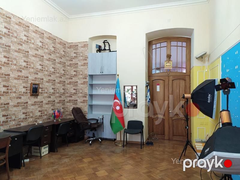 Satılır 4 otaqlı Bina evi menzil (Köhnə tikili), 180 m², Səbail rayonu — Mənzil, Bakı (2)