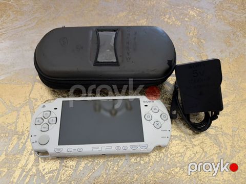 Sony PSP 2000 seriyası Yaxşı vəziyyətdədir heç bir problemi yoxdur — Xırdalan