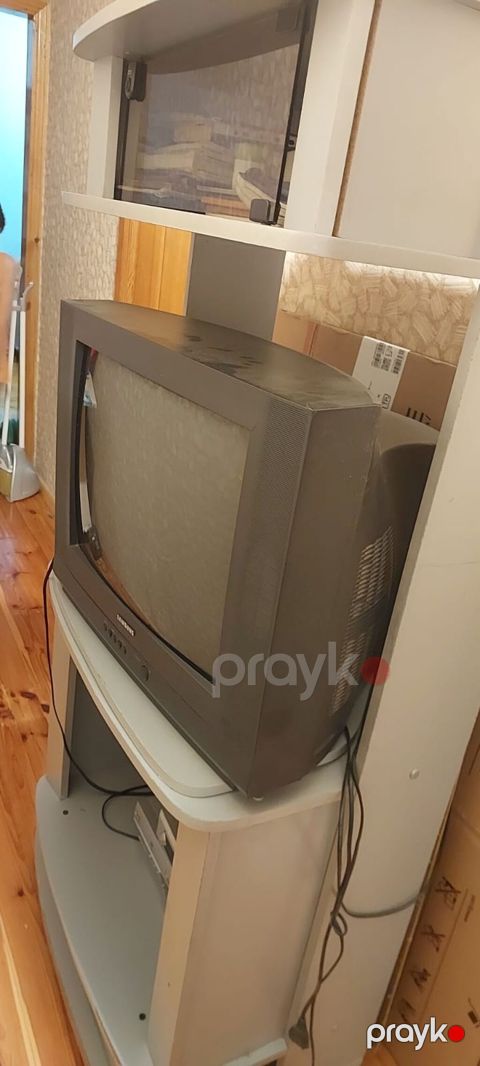Hamısı birlikdə Məhsul: Köhnə tip televizor + LG Dvd/vhs kombi pleyer — Mingəçevir