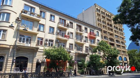 Satılır 3 otaqlı köhnə tikili 80 m² — Bakı