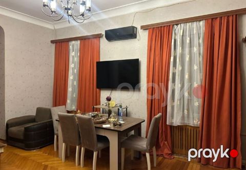 2-otaqlı mənzil kirayə verilir, İnşaatçılar m., 50 m²