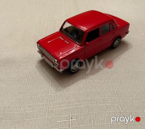 Kolleksiya üçün metal model avtomobil - Klassik sedan dizaynlı — Bakı