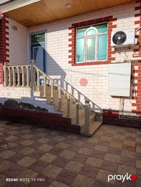 Satılır 4 otaqlı həyət evi/bağ evi 120 m² — Bakı