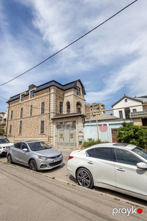 Satılır həyət evi/bağ evi 950 m² — Bakı