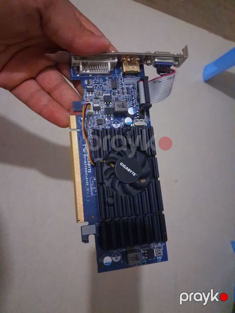 Videokart Gigabyte GeForce GT 210, 4 GB, İşlənmiş — Bakı
