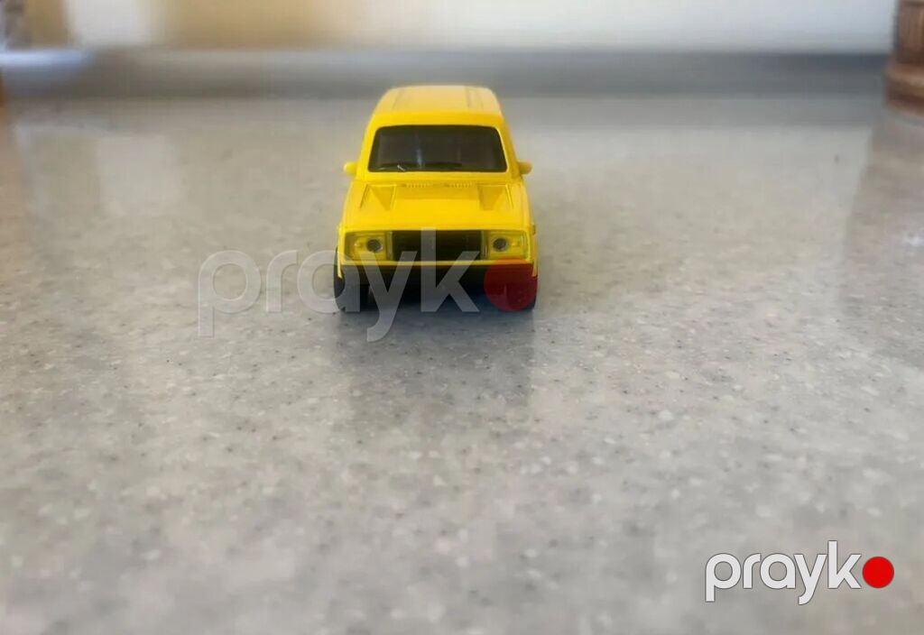 Sarı rəngli metal oyuncaq avtomobil modeli - Korpus: möhkəm metal — Modellar, Bakı (5)