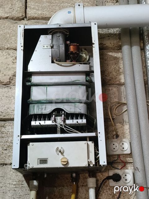 Kombi Baykan 28 KW Radiator Dəyişilməlidi Qiyməti 200 AZN — Bakı