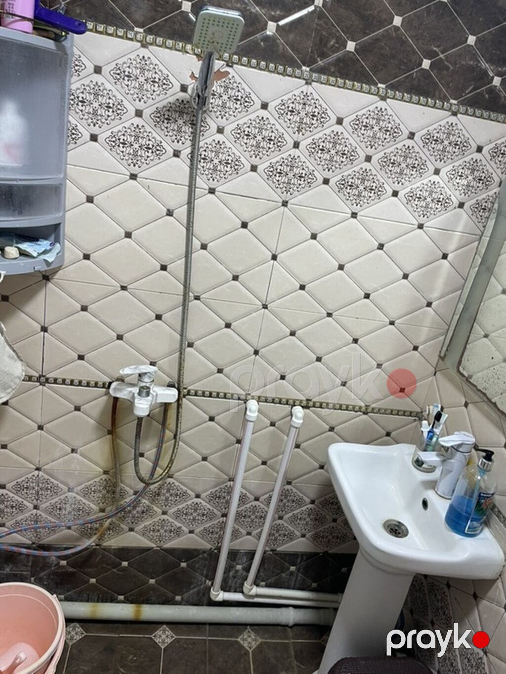 Bine savxozda 84 sayli baxca terefde 218 nomreli mektebe yaxin yerde 3 — Masalar və stullar, Digah (3)