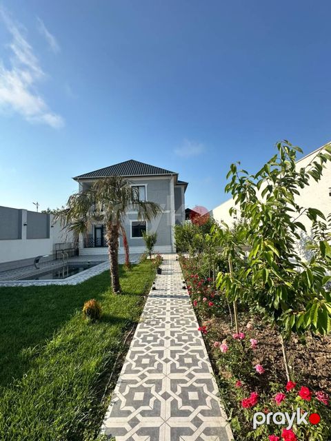 Satılır 4 otaqlı həyət evi/bağ evi 250 m² — Bakı