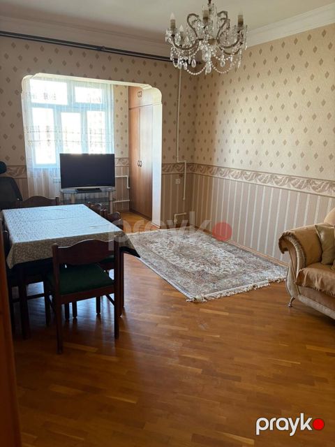 İcarəyə verilir 3 otaqlı köhnə tikili 90 m² — Bakı