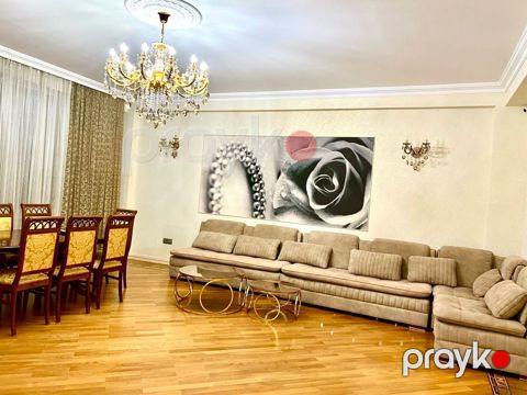 Satılır 4 otaqlı yeni tikili 215 m² — Bakı