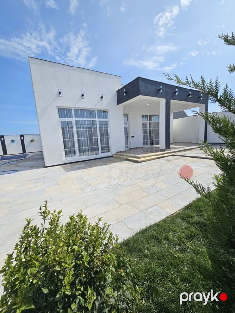 Satılır 4 otaqlı həyət evi/bağ evi 150 m² — Bakı