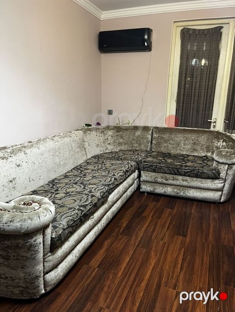 Künc divan açılıb yığılır 6 balışı var Əlavə pufik də var dördbucaq — Bakı
