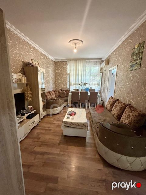 Satılır 2 otaqlı köhnə tikili 55 m²