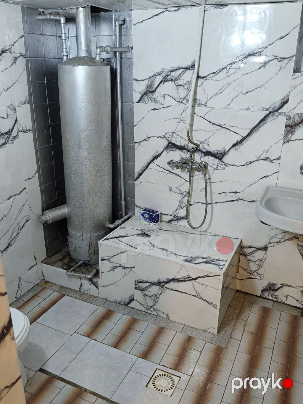 Shuvelanda, 237 nomreli mektebe yaxin erazide. Esas yoldan 700 metr — Ev, villa, Bakı (3)