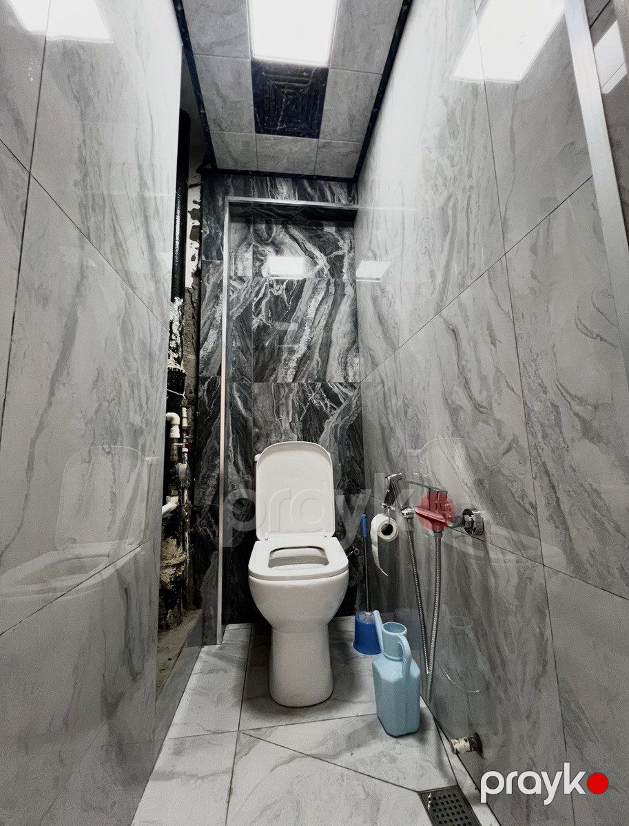 İcarəyə verilir 5 otaqlı köhnə tikili 1 m² — Mənzil, Bakı (8)
