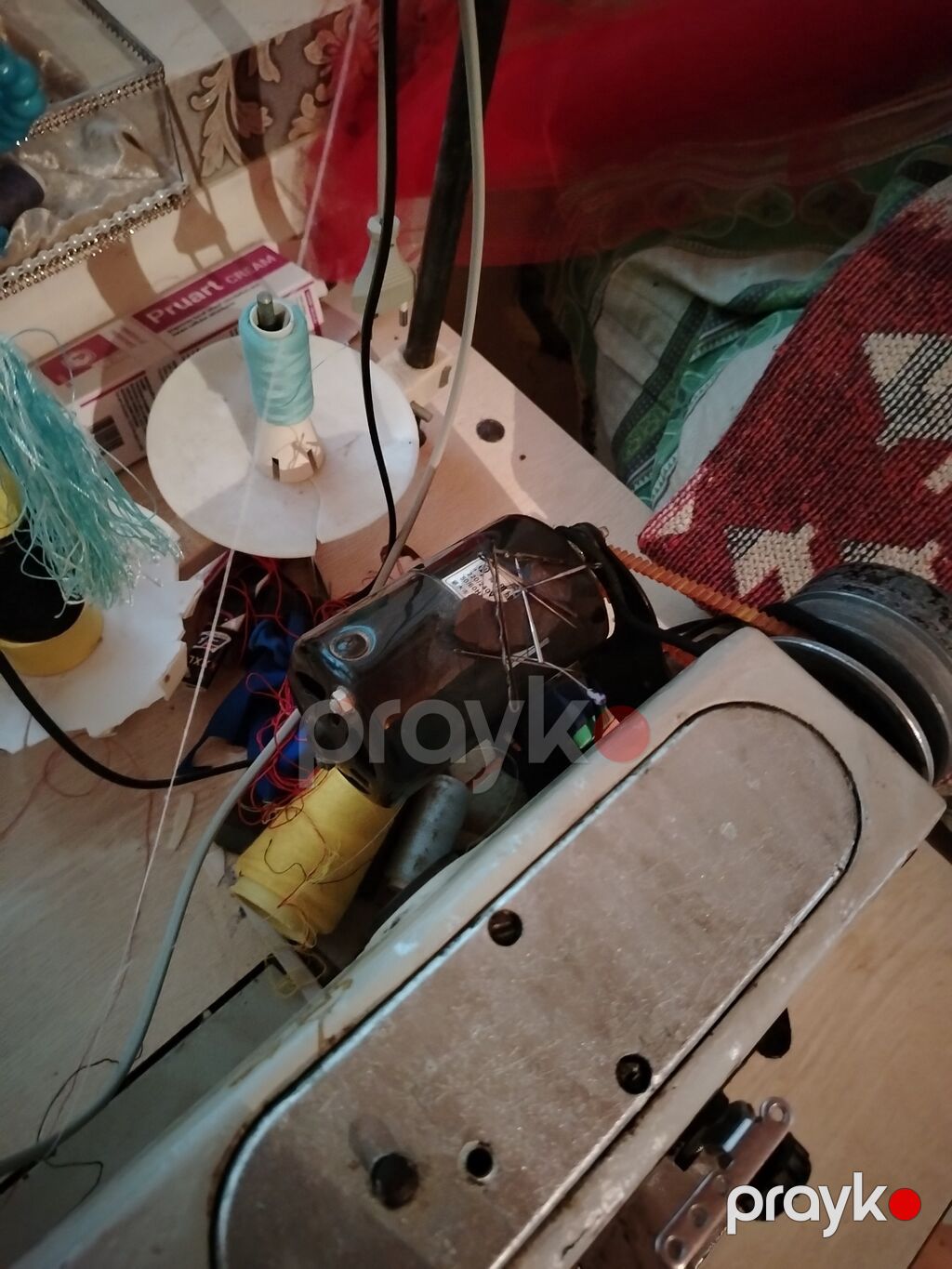 Sənaye tikiş maşını – stol və ayaq pedalları ilə komplekt — Tikiş və işəmə maşınları, Sumqayıt (2)