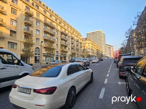 Satılır 4 otaqlı yeni tikili 210 m² — Bakı