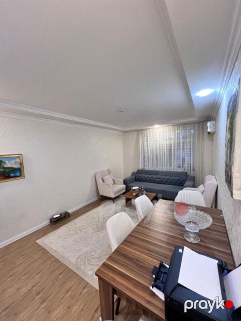 Satılır 3 otaqlı köhnə tikili 90 m² — Bakı