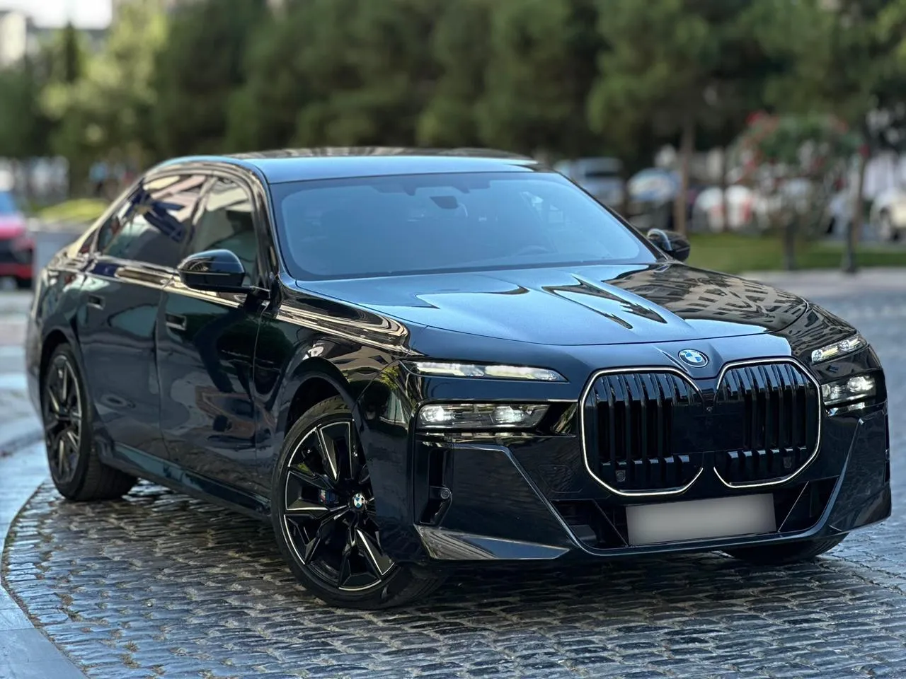 BMW 740i 2025 — gündəlik icarə — Bakı