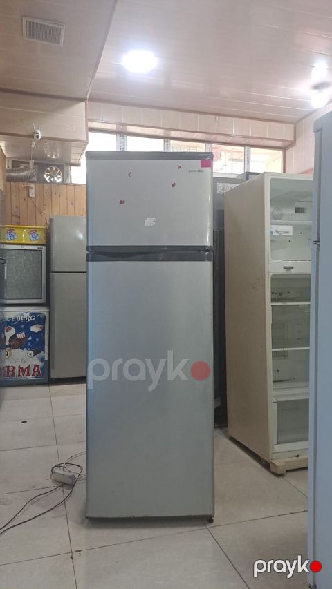 İki qapılı soyuducu (üst qapı – dondurucu, alt qapı – soyuducu bölmə) — Digah