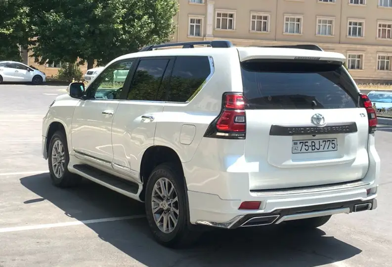 Toyota Prado 2013 — gündəlik icarə — Passenger Car Rental