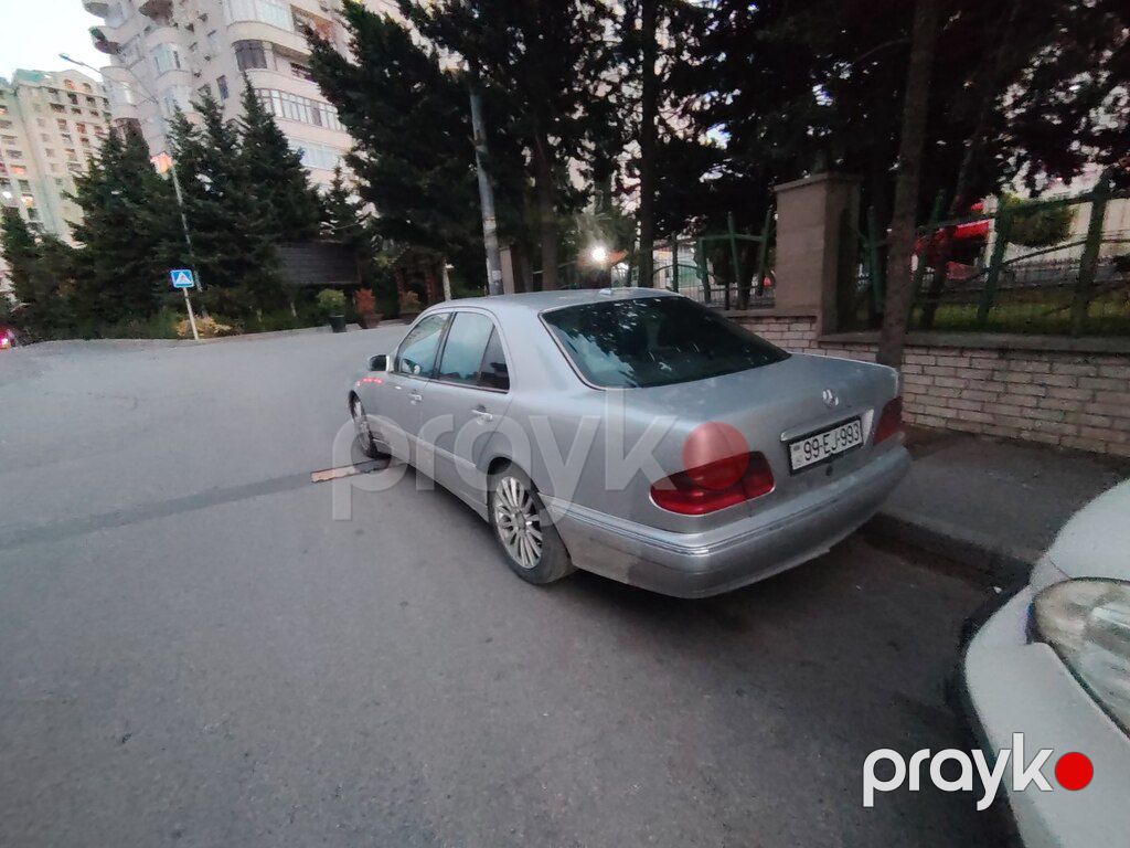Mercedes E 320, 3.2 L, 2000 il, 459 840 km — Avtomobillər, Bakı (2)
