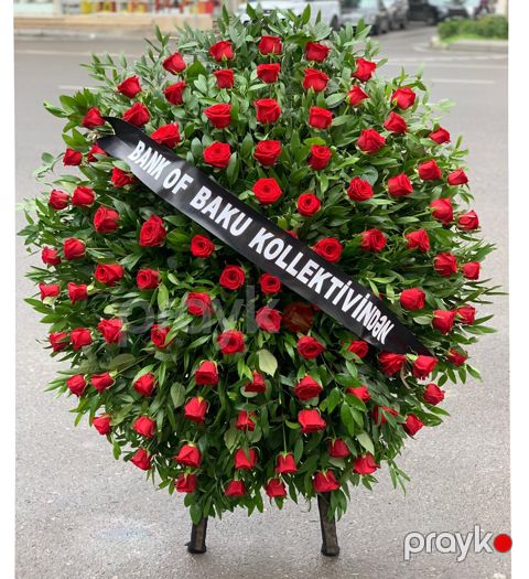 100 ədədli qızılgül əklili (Çələngi) — Bakı