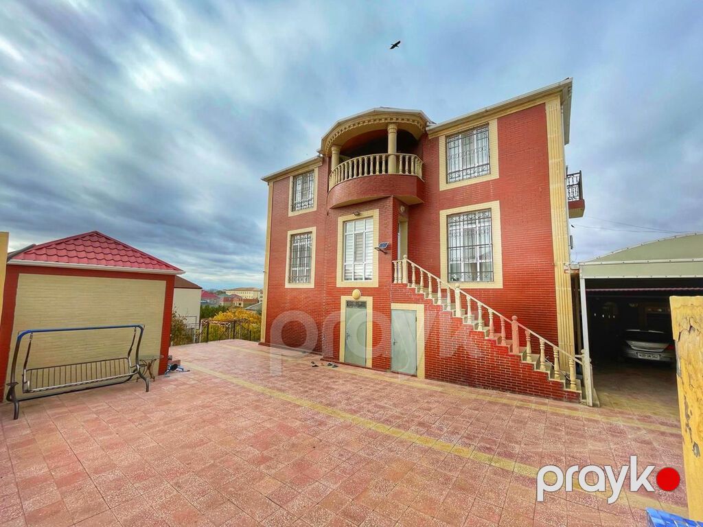 Satılır – 3 mərtəbəli fərdi yaşayış evi - Ümumi sahə: geniş həyətli — Ev, villa, Bakı (2)