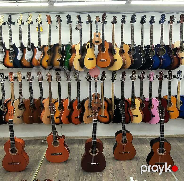 Gitaralar — Musiqiə alətləri, Bakı (3)