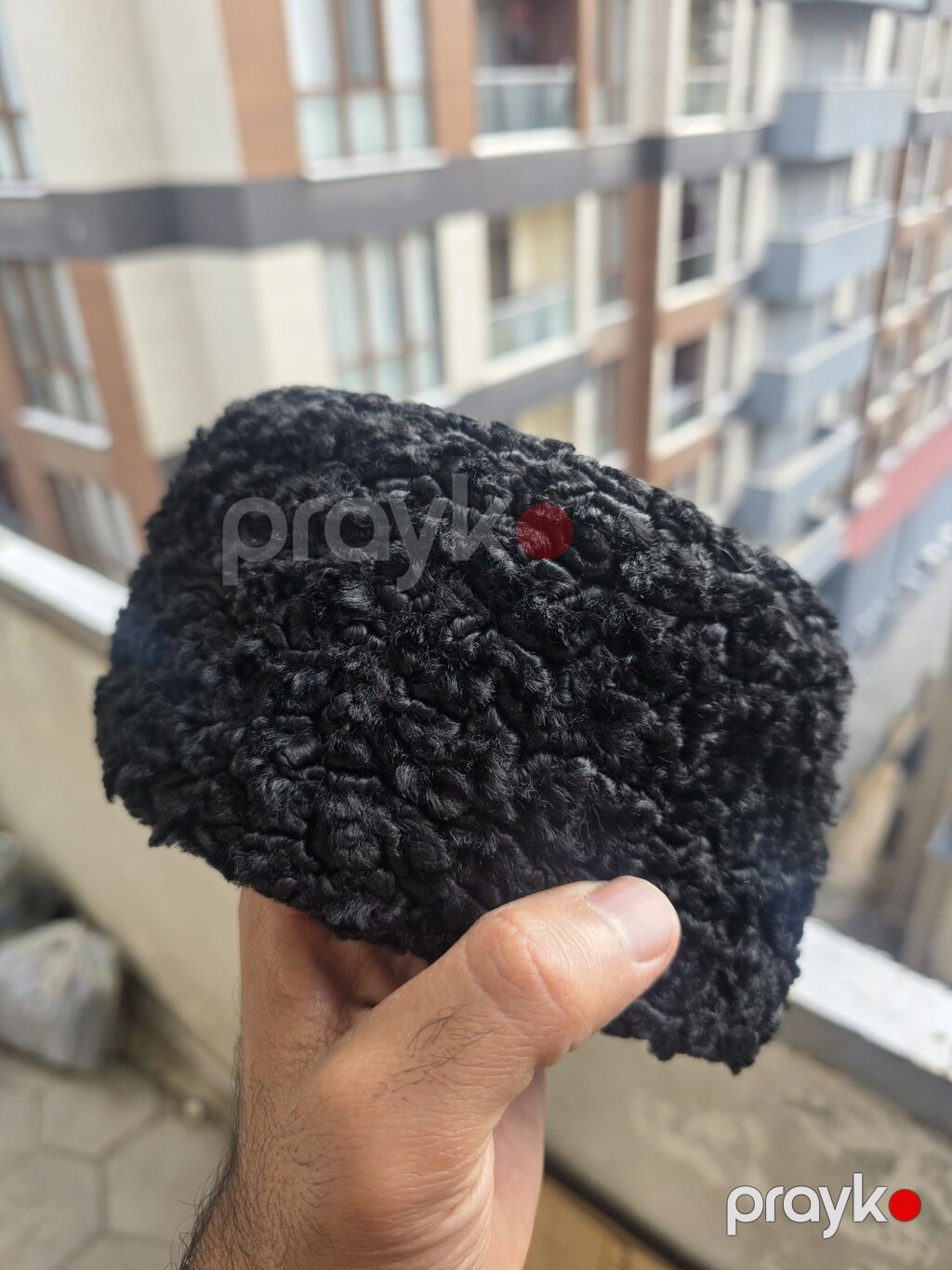 Qara qoyun kürkü üslubunda papaq - Model: klassik dairəvi “quzu tükü” — Baş geyimi, Bakı (4)